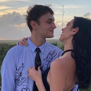 Дуа Липа и Ануар Хадид са горди родители... на две козички