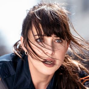 Разплитаме мрежа от тайни с "Мадам Уеб" и раздаваме кинонагради