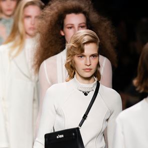 Hermes има въпрос. Накъде ще се отправим утре