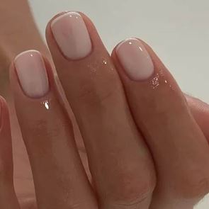 Micro French: Маникюрът, който е като шардоне в кристална чаша