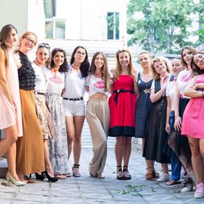 Елина Кешишева посвети изложба на Жените Survivors