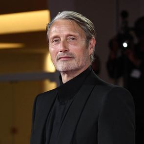 Мадс Микелсен показа съпругата си