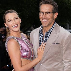 &lt;em>Блейк&lt;/em> &lt;em>Лайвли&lt;/em> и Райън Рейнолдс се завърнаха на червения килим