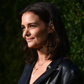 Кой е новият мъж до Кейти Холмс