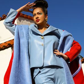 &lt;em>Коса&lt;/em> до небето, hot fashion отвъд