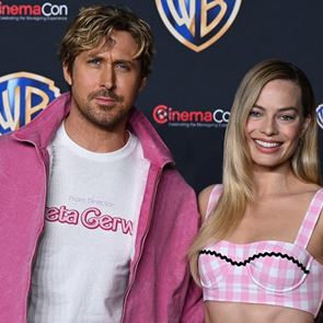 Марго Роби и Райън Гослинг са &lt;em>Барби&lt;/em> и Кен на червения килим