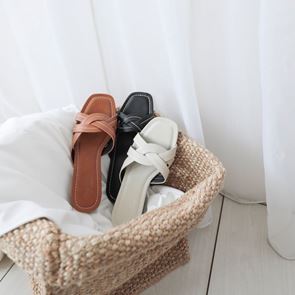 SHOPPING: Чехли! И пак чехли! Да, отново са много модерни