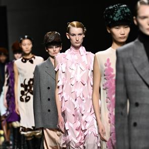 "Инстинктивна романтика" от Prada <em>на</em> Седмица <em>на</em> <em>модата</em> <em>в</em> <em>Милано</em>