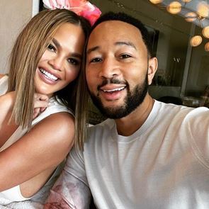 &lt;em>Криси&lt;/em> &lt;em>Тейгън&lt;/em> не е бременна, но с Джон правят опити