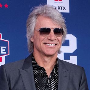 <em>Джон</em> <em>Бон</em> <em>Джоуви</em> спаси жена от самоубийство