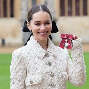 Емилия Кларк получи Ордена на Британската империя