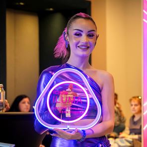 Подарете си енергията на неона