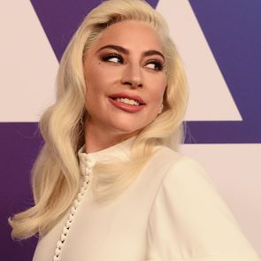 &lt;em>Лейди&lt;/em> &lt;em>Гага&lt;/em> издава нова книга през септември