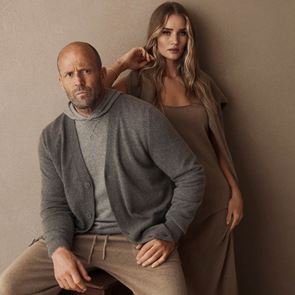 Джейсън Стейтъм и &lt;em>Роузи&lt;/em> &lt;em>Хънтингтън&lt;/em>-&lt;em>Уайтли&lt;/em> отново заедно в името на модата