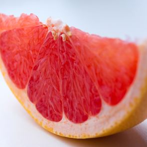 Големите ползи &lt;em>на&lt;/em> грейпфрутите