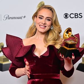 &lt;em>Адел&lt;/em> спря концерт, за да се погрижи за фен