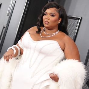 Изгониха Lizzo от хотел. Разбира се, тя отвърна на удара