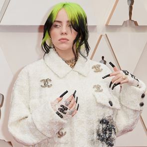 Били Айлиш иска да напишем писмо до бъдещото си Аз