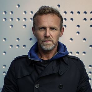 Ю Несбьо със специална изненада за българските фенове