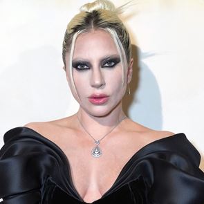 <em>Лейди</em> <em>Гага</em> подкрепи Тейлър Суифт в TikTok