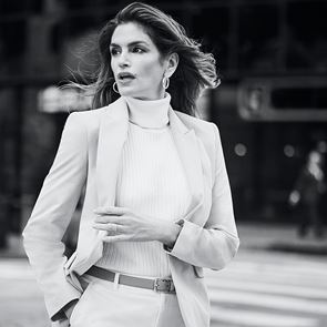 Времето е спряло и Синди Крауфорд го доказва