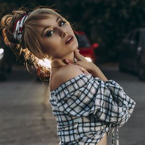 <em>Михаела</em> <em>Маринова</em> сбъдва още една мечта с концерта "Стъпка напред"
