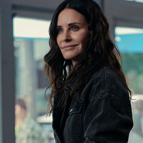 Кортни Кокс пуска на пазара ароматни свещи и крем за лице