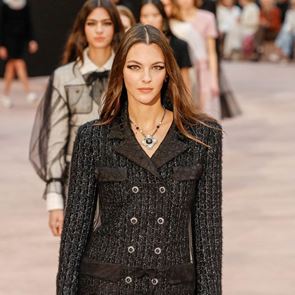 Трикът, с който моделите казват &quot;сбогом&quot; на бръчките