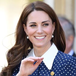 Обеците, които &lt;em>Кейт&lt;/em> &lt;em>Мидълтън&lt;/em> носи навсякъде