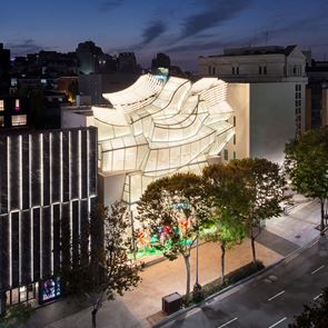 Новият флагман на &lt;em>Louis&lt;/em> &lt;em>Vuitton&lt;/em>: един проект на Франк Гери и Питър Марино