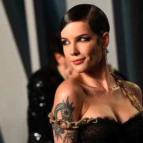 Холзи коментира открито забраната на аборти в САЩ