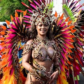 Риана превзе карнавала в Барбадос