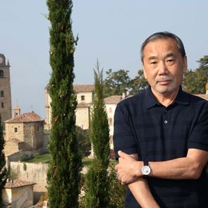 Харуки Мураками с тениски за Uniqlo