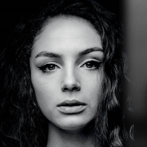 Александра Свиленова заменя Любомира Башева в "Отблизо