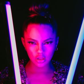 &lt;em>DARA&lt;/em>, &quot;студена като лед&quot; в новия си сингъл