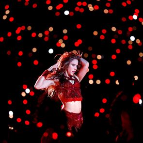 Ботушите, с които Шакира танцува на сцената на Super Bowl, са на 15 години и струват 20 хиляди долара