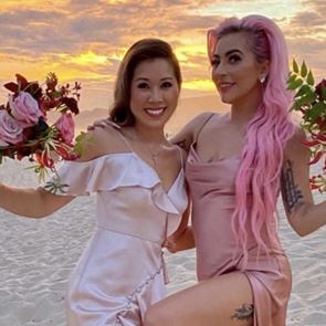 Розова танцуваща русалка - &lt;em>Лейди&lt;/em> &lt;em>Гага&lt;/em> на сватбата на свои приятели