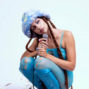 Darsy: Музикално пътешествие с допамин, нови предизвикателства и мечти за сцената на Уест Енд