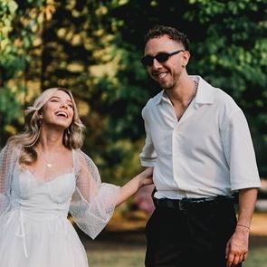 Robi се ожени за дългогодишната си приятелка