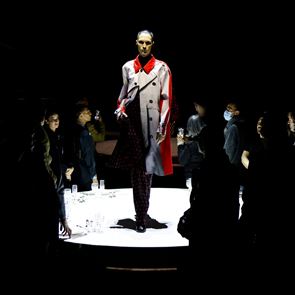 Burberry отново излезе извън кутията