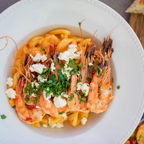 Италианско вдъхновение: паста със скариди и сирене фета