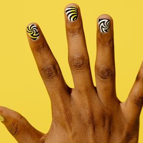 Горещи предложения за летен маникюр