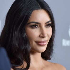 <em>Ким</em> <em>Кардашиян</em> - обвинена в кражбата на древна римска статуя