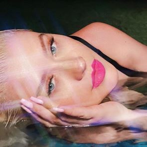 Кристина Агилера е трябвало да смени името си, за да стане звезда