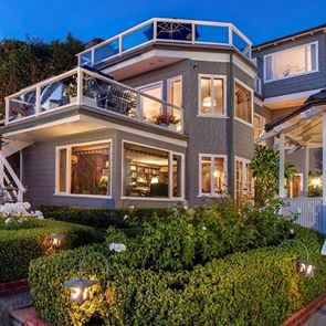 &lt;em>Рене&lt;/em> &lt;em>Зелуегър&lt;/em> предлага това страхотно имение под наем