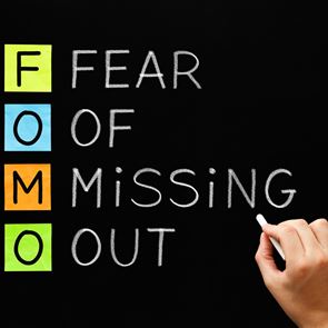 FOMO – страхът, че ще пропуснеш живота