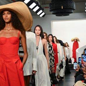 Модерна чувственост и минимализъм от Ralph Lauren за SS26