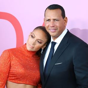 Джей Ло намекна за датата на сватбата си