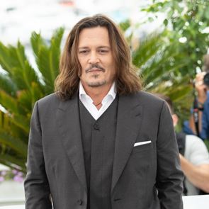 &lt;em>Джони&lt;/em> &lt;em>Деп&lt;/em> отлага концерти заради контузия на глезена