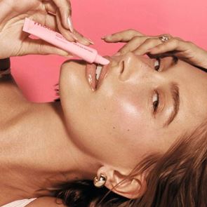 Съвременните продукти за устни: новата алтернатива на бижутата